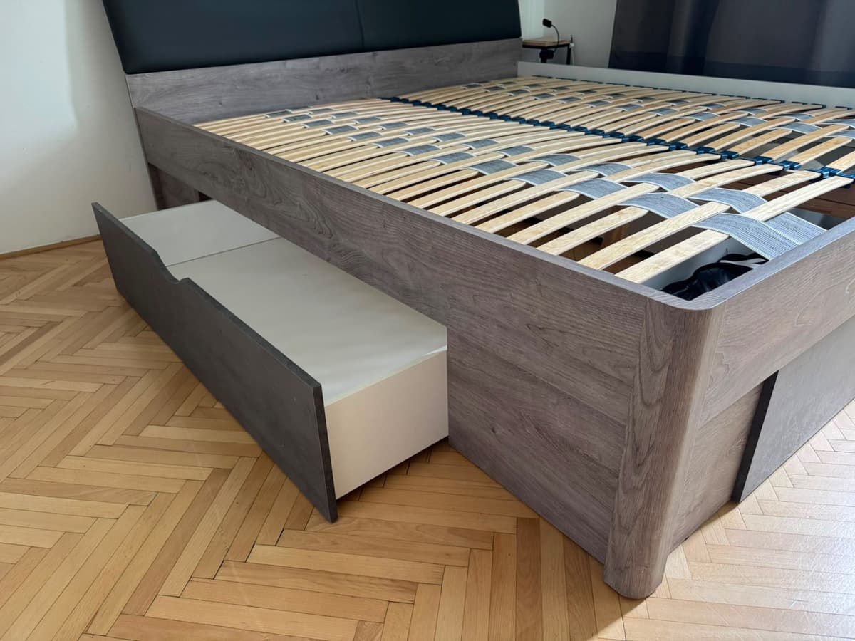 Manželská postel s úložnými šuplíky - 2