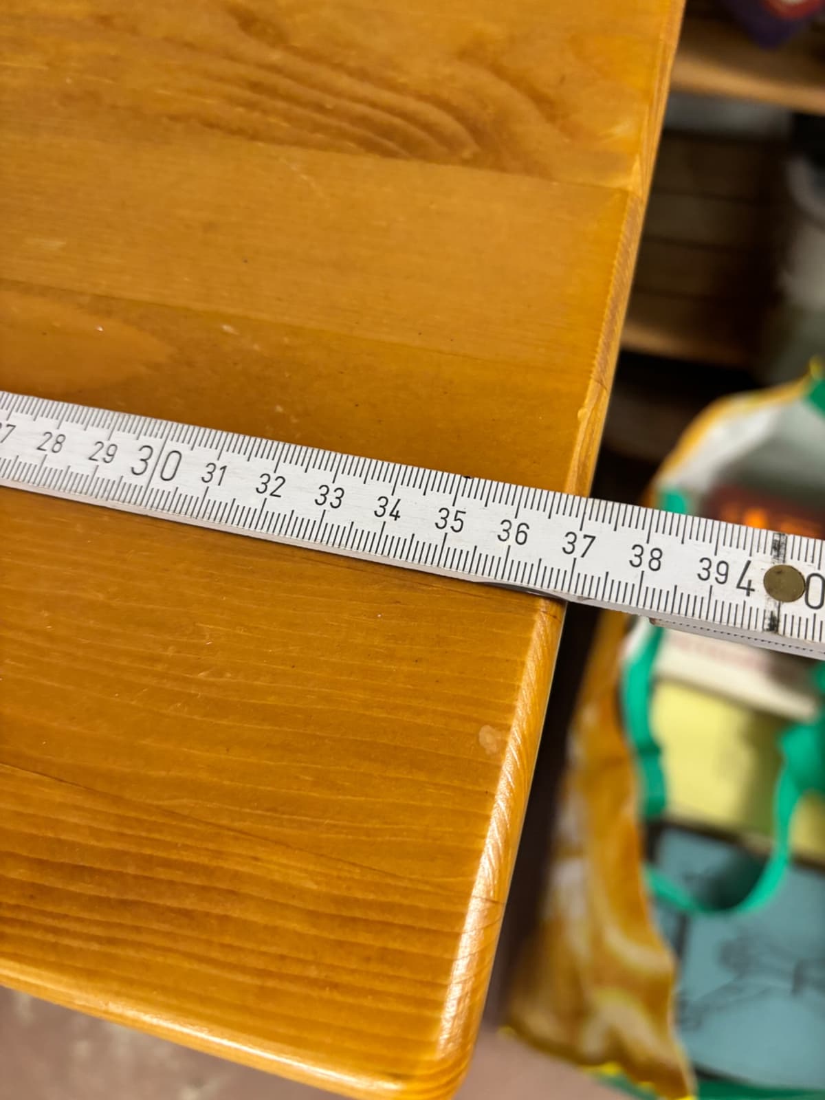 Dřevěný odkládací stolek s úložným prostorem - 3