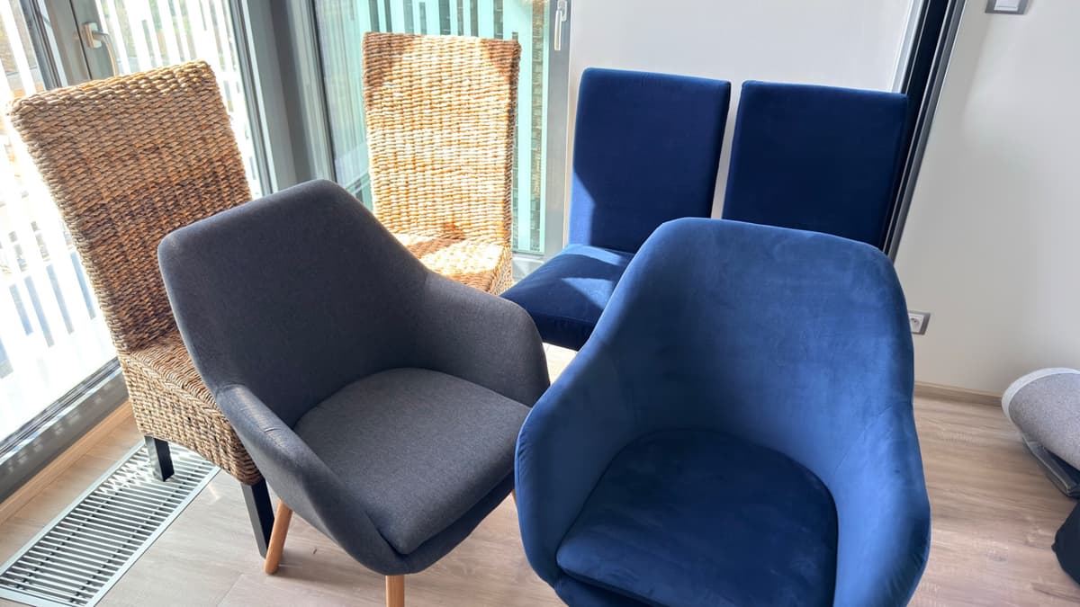 Jídelní židle a křesílka