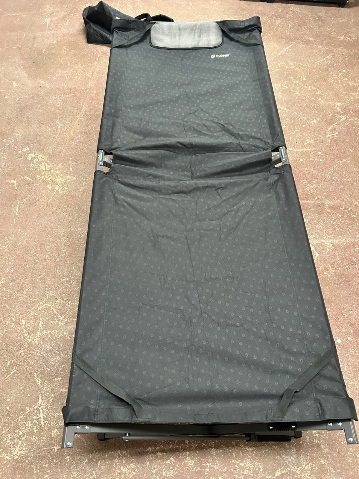 Přenosná postel Outwell skládací kempingová