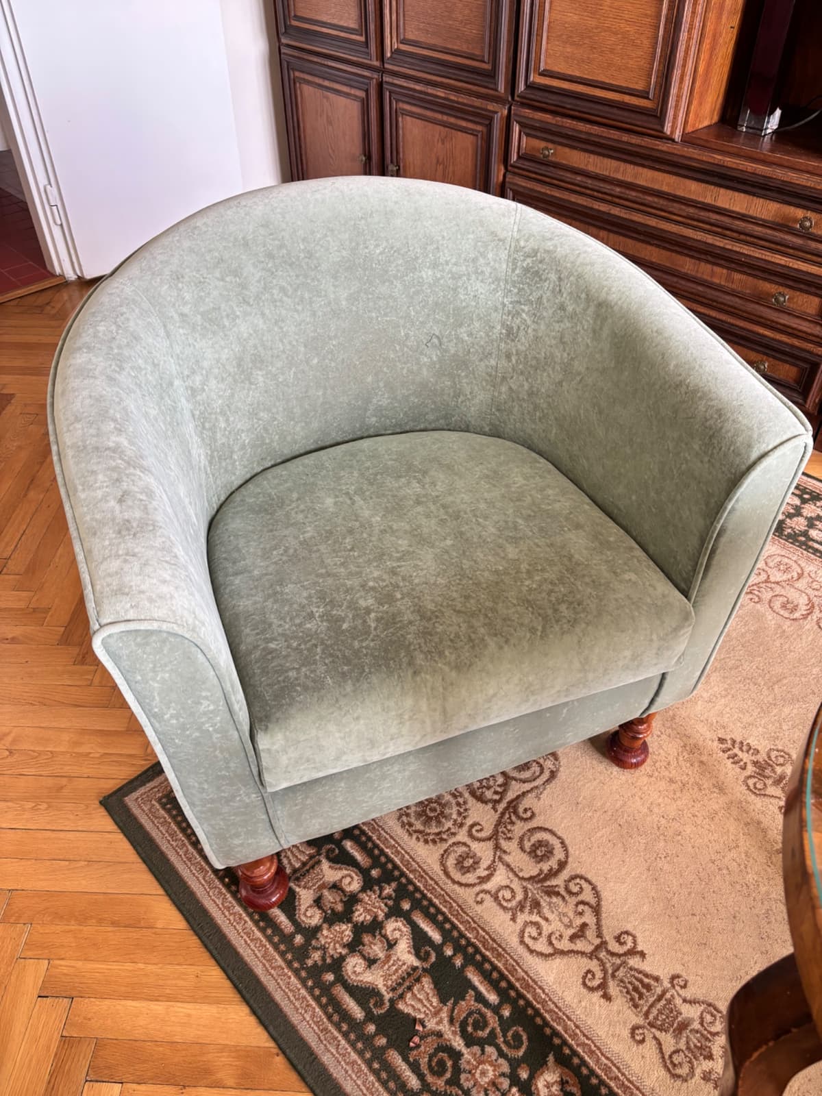 Křesla a konferenční stolek starožitný set - 2