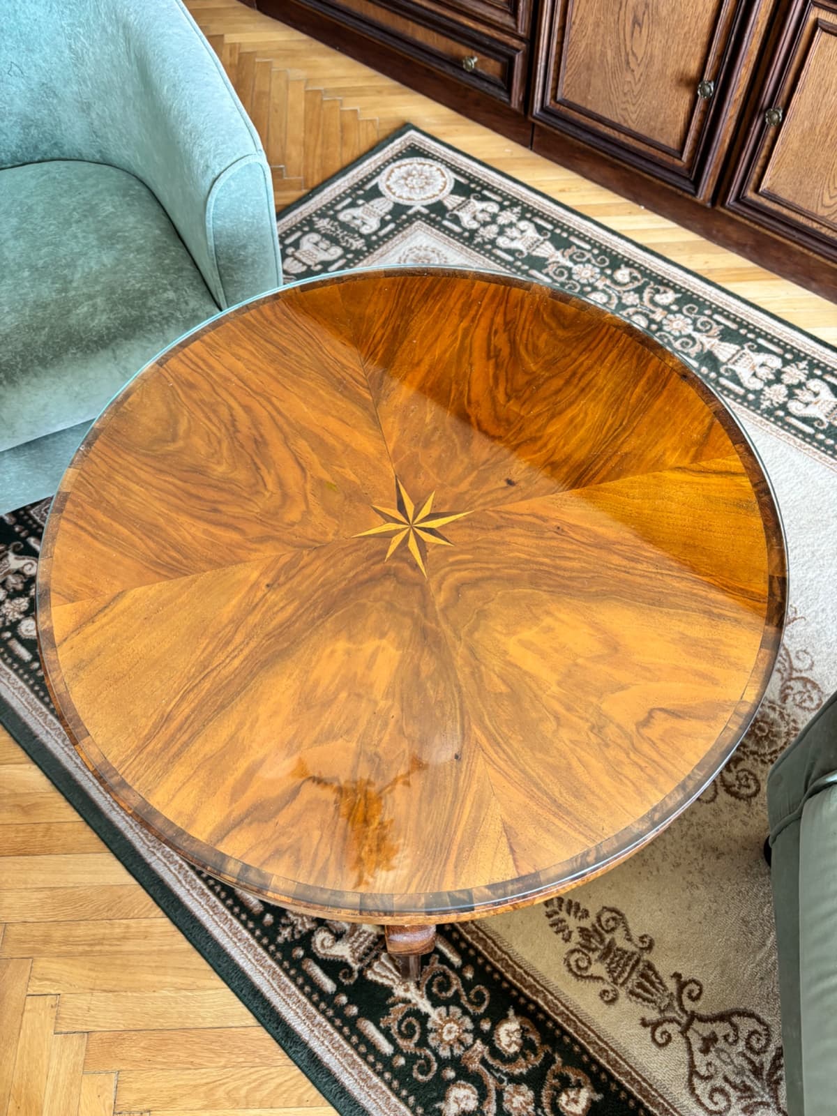 Křesla a konferenční stolek starožitný set - 4