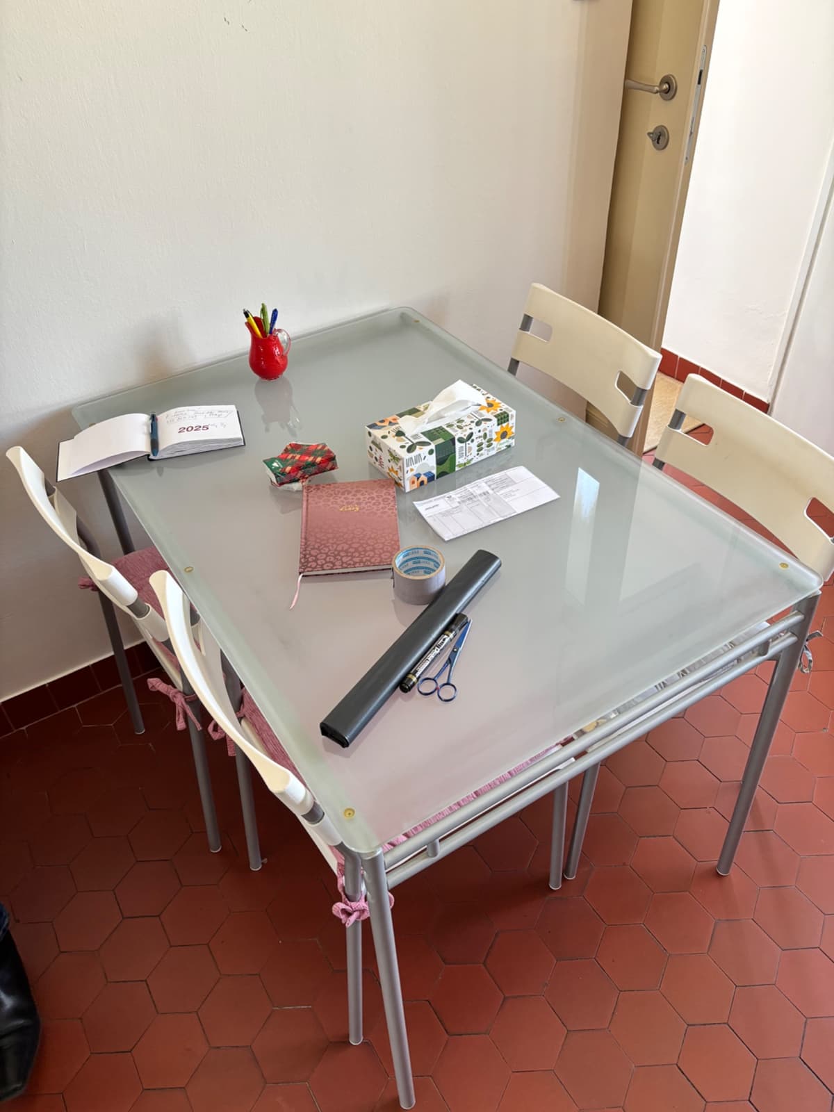 Jídelní stůl skleněný / 4 židle