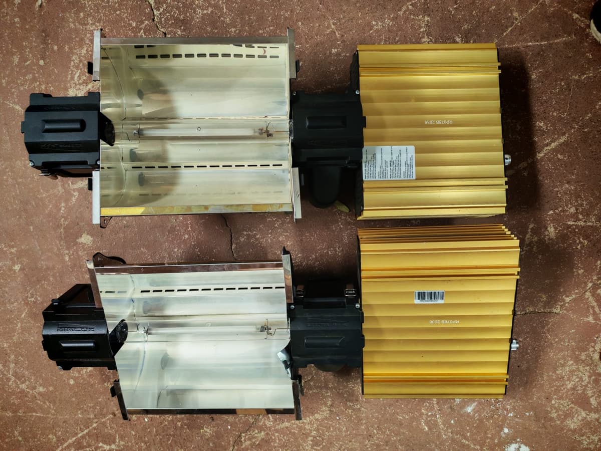 Stmívatelné předřadníky s příslušenstvím a výbojky - 4