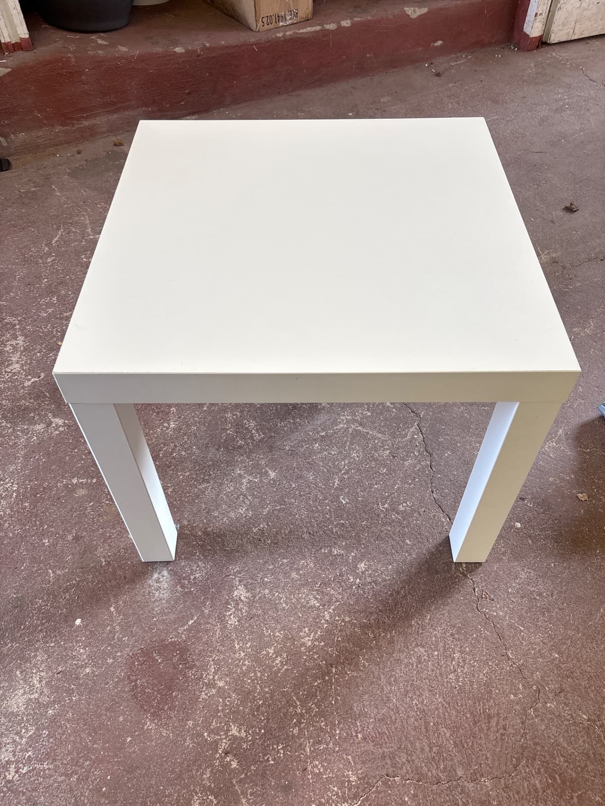 Stolek konferenční bílý 50x50 cm