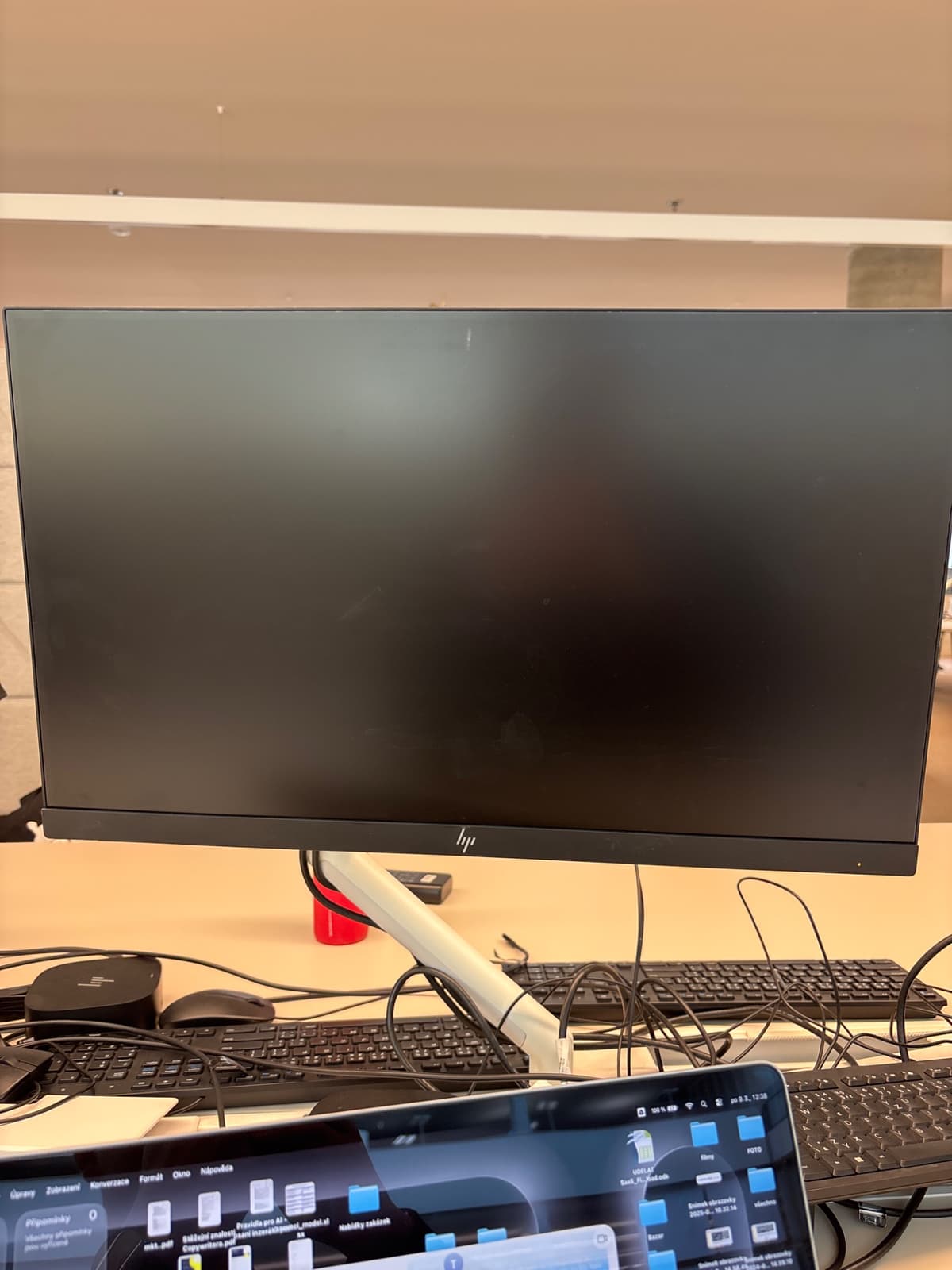 Monitor HP 24 palců