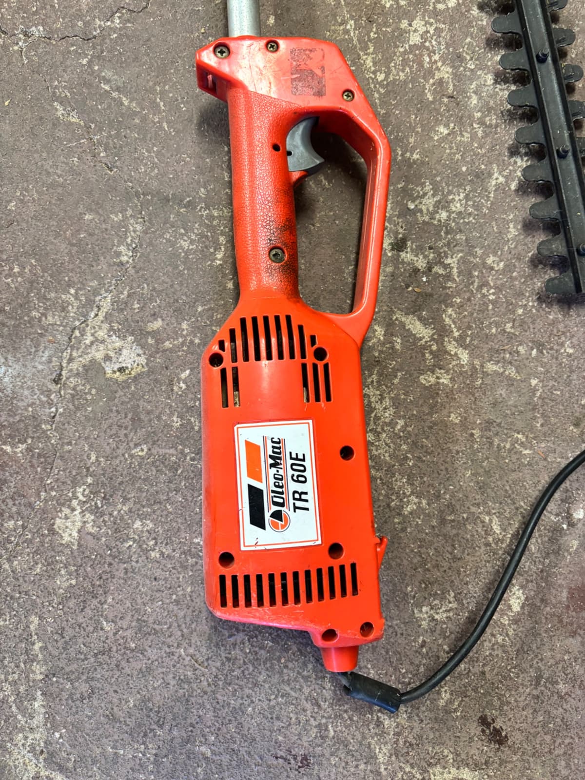 Křovinořez a plotostřih Hurricane Oleo-Mac - 3