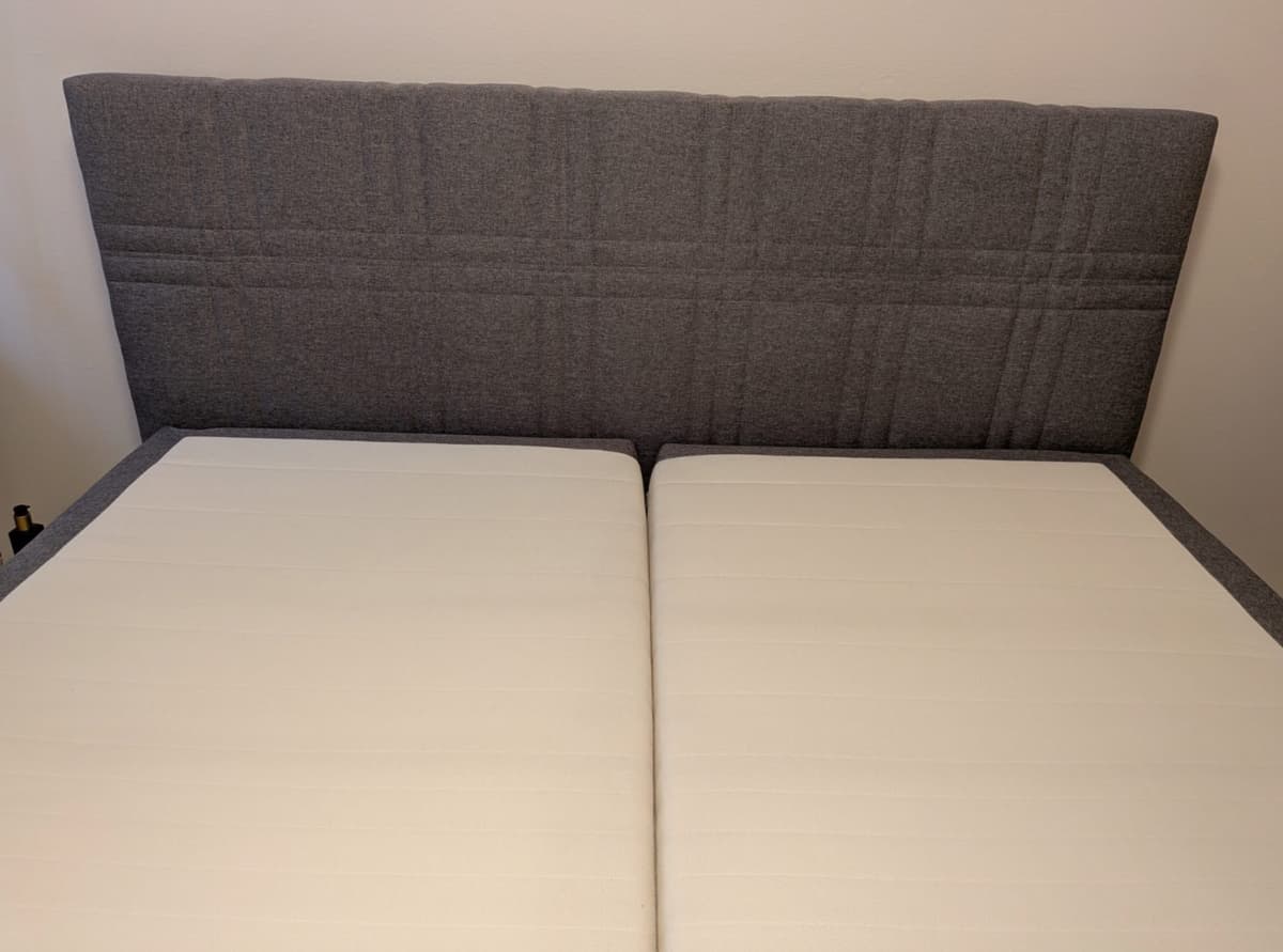 Manželská postel s 200x200 čelem a matracemi - 2