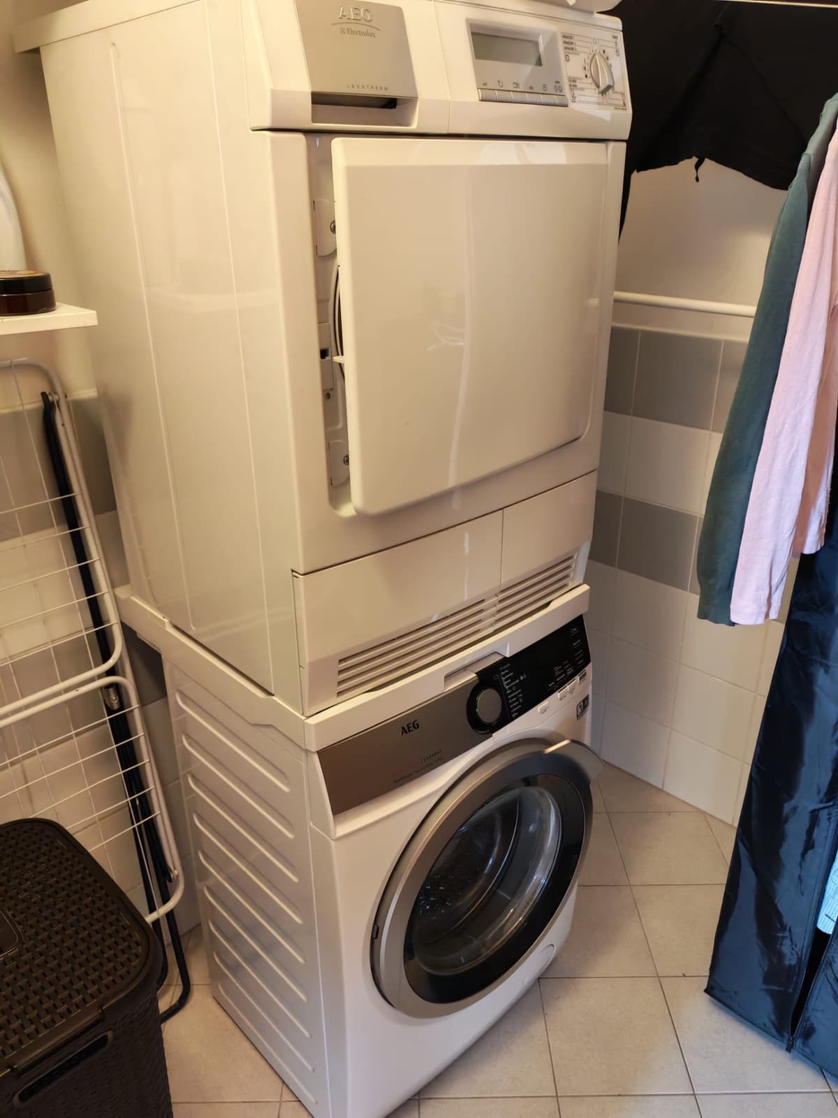 Pračka a Sušička AEG - 1
