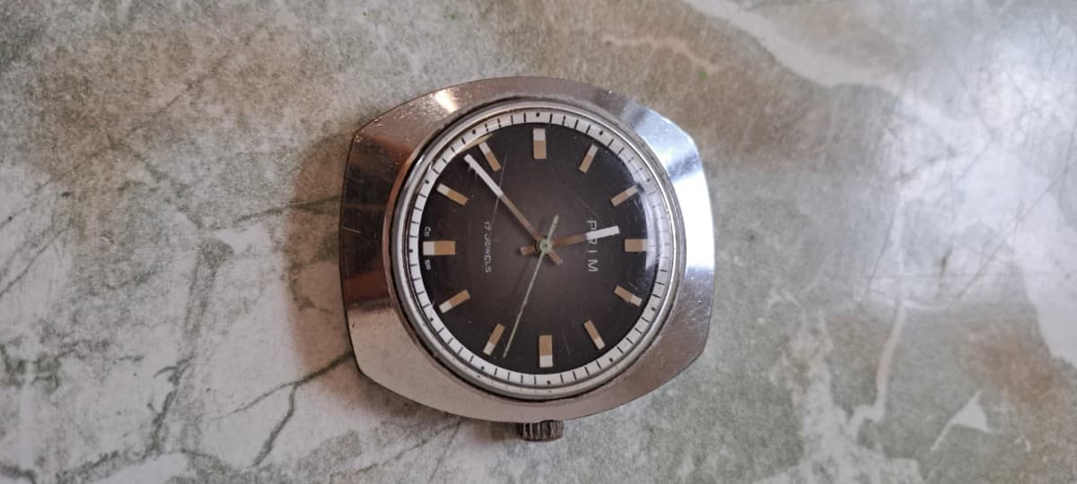 Náramkové hodinky Prim mechanické